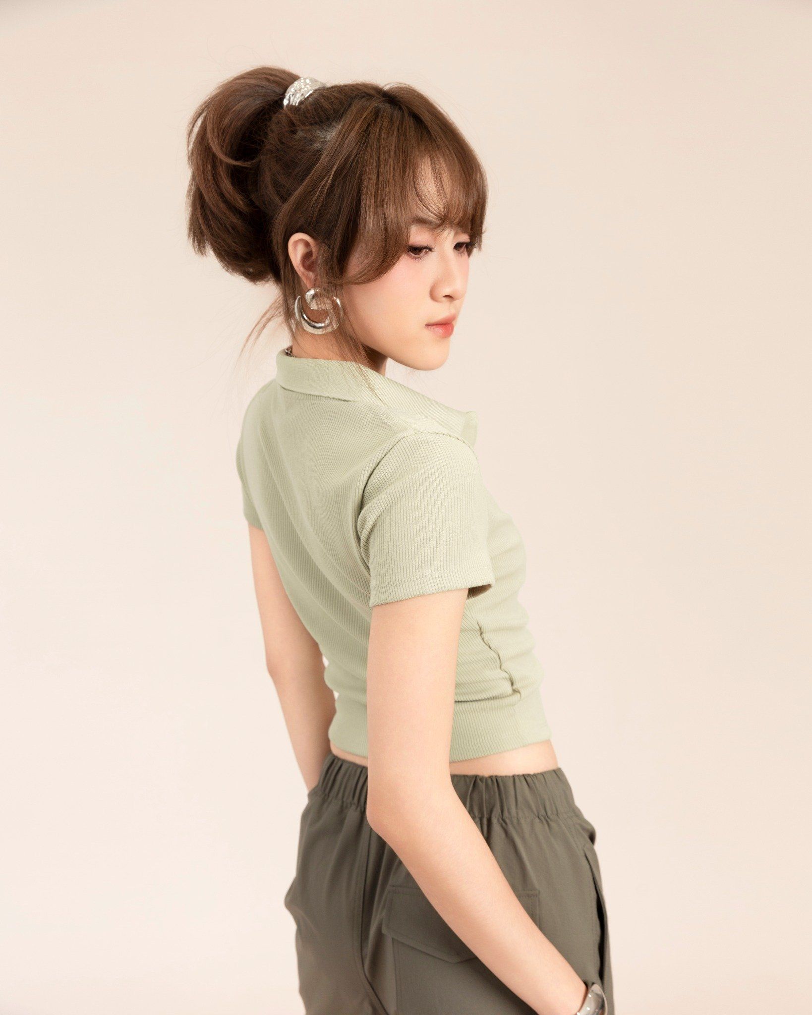 Áo Thun Gân Ôm Dáng Ngắn 10211807