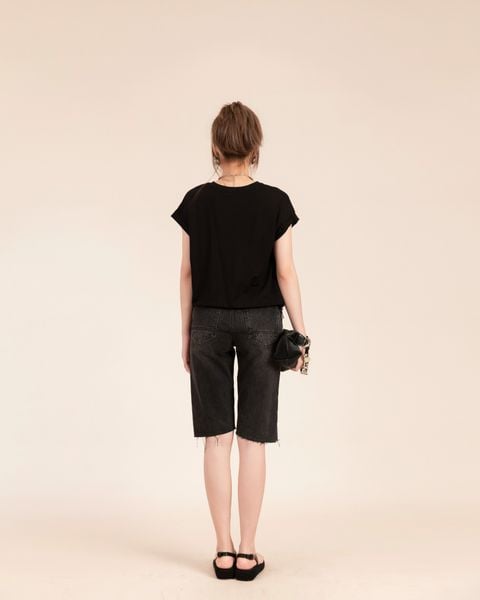 quần ngố xám đậm phong cách cá tính