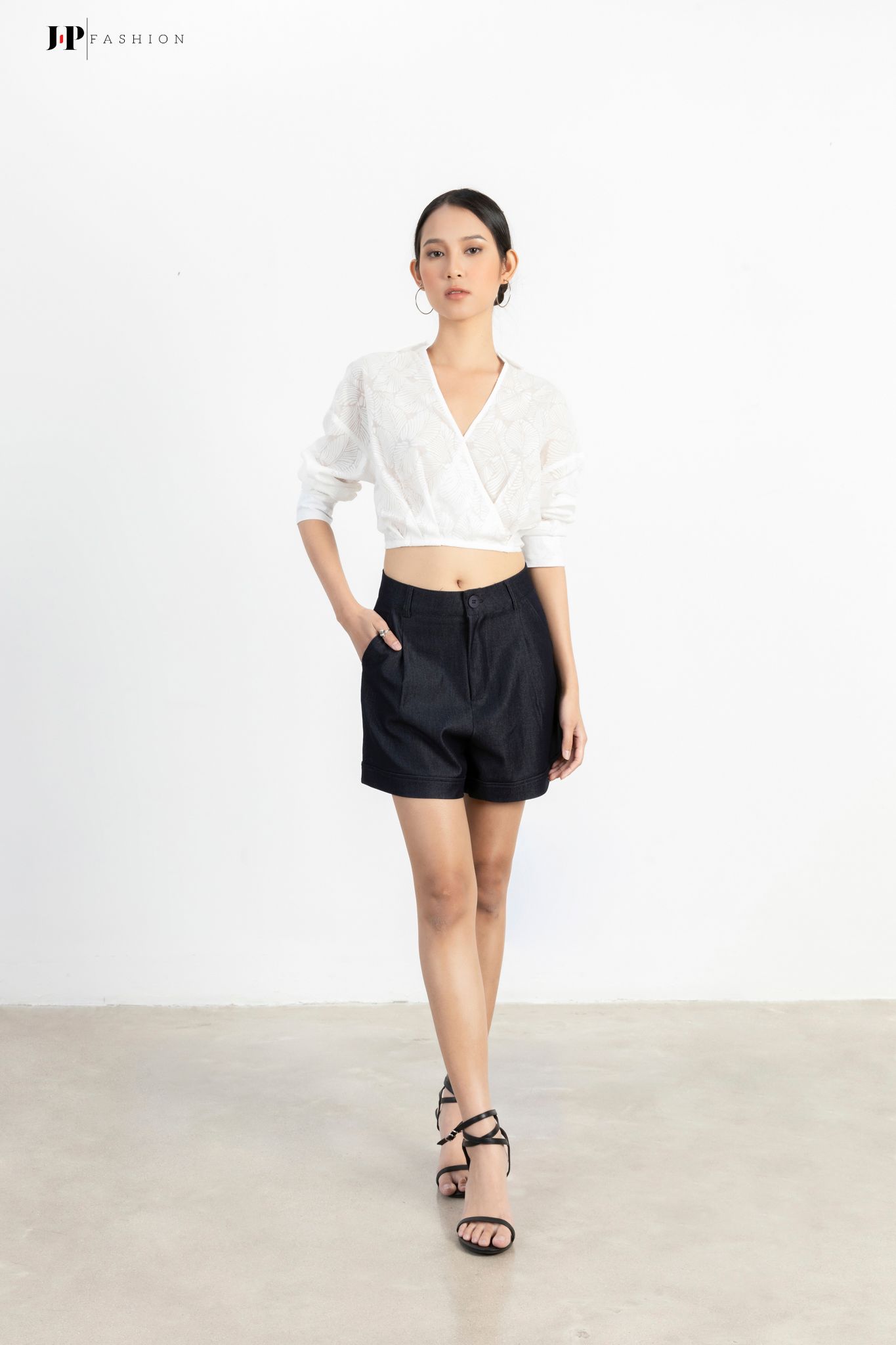 Quần Short Ngắn 15010257