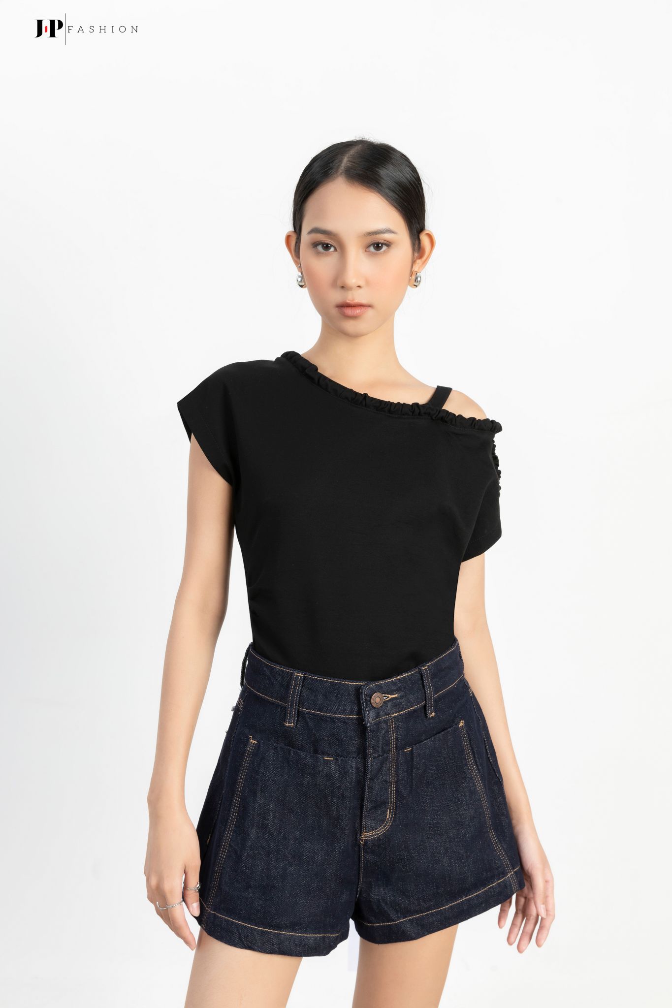 Quần Short Ngắn 15010227