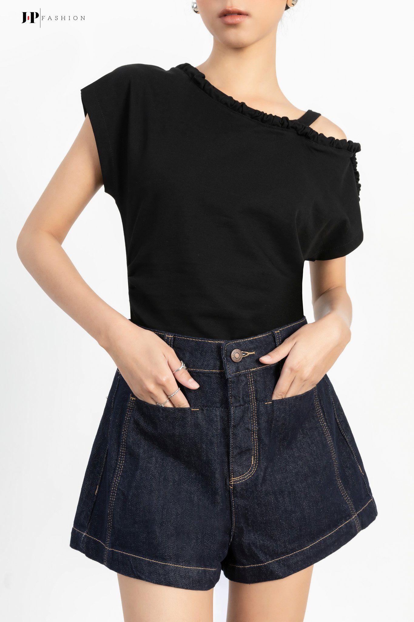 Quần Short Ngắn 15010227