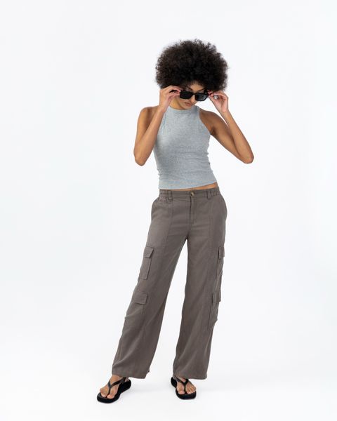 quần túi hộp màu xám