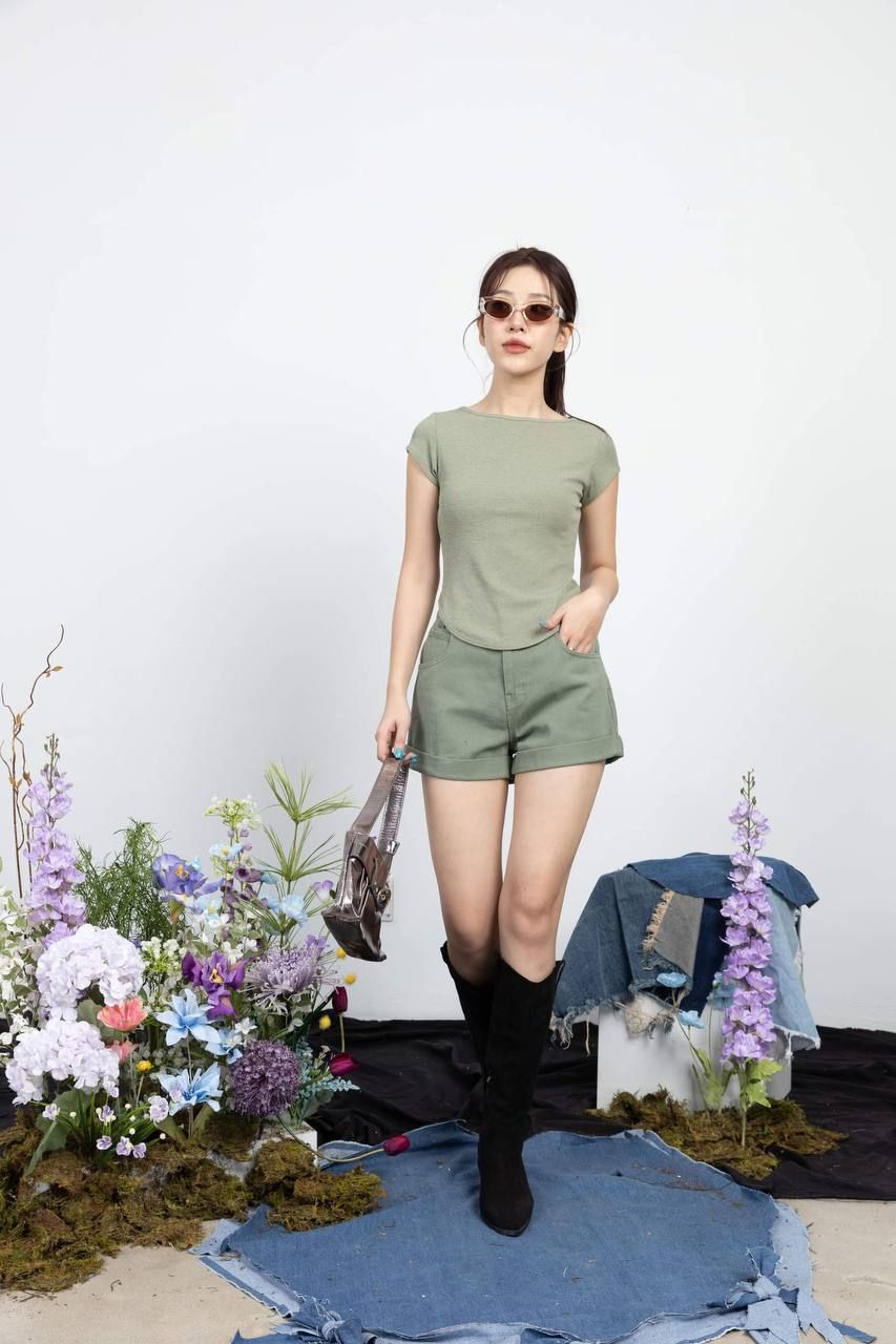 Quần Short Jean Kẻ Sọc 15009672