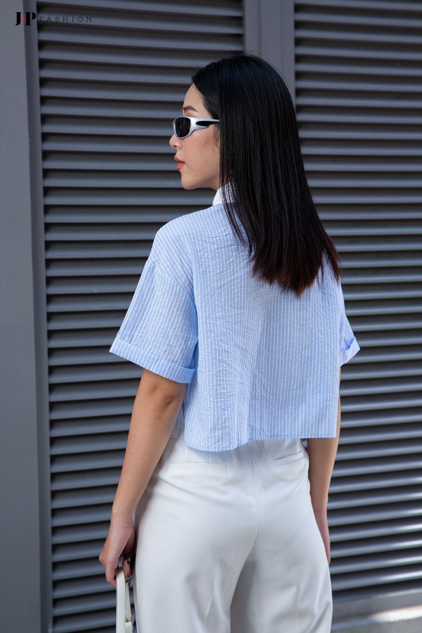 Áo sơ mi croptop ngắn tay