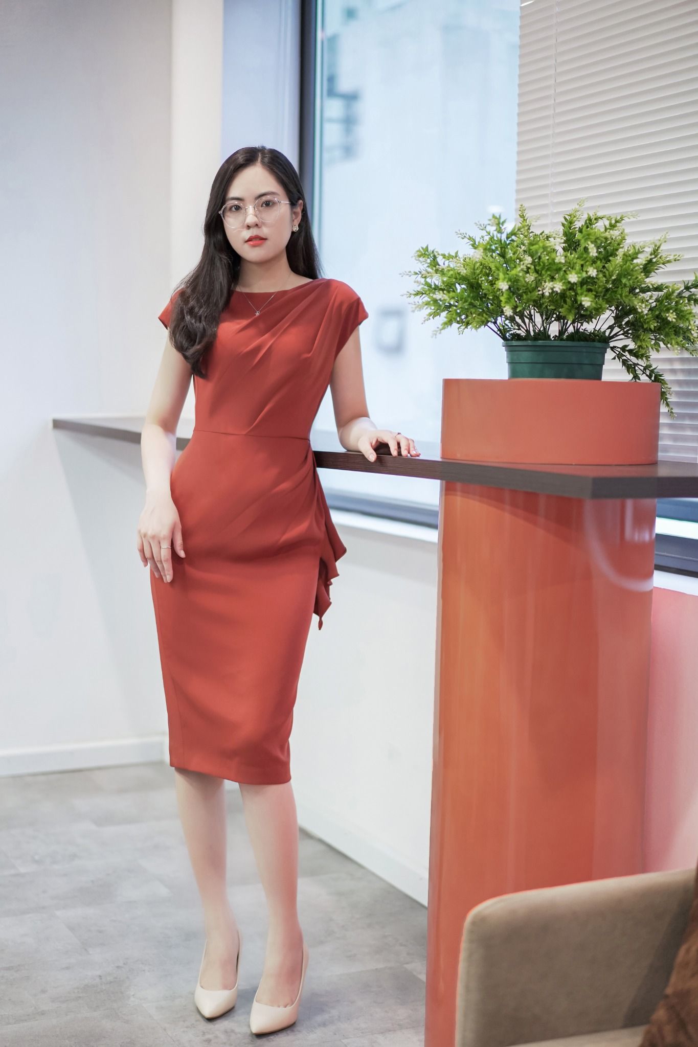 Phối đồ màu cam đất đang hot nhất hiện nay chuẩn như sao Việt