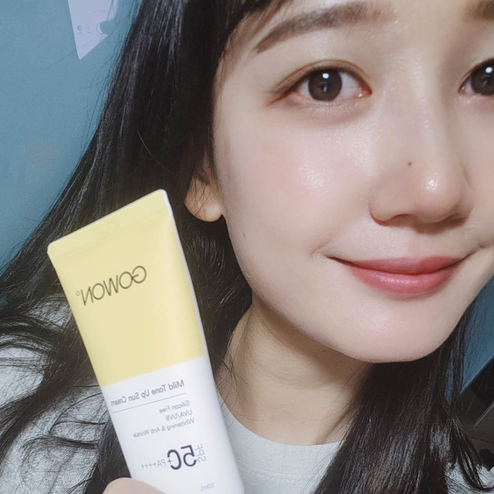 Kem Chống Nắng Nâng Tone Cho Da Nhạy Cảm, Ngừa Mụn, Dưỡng Trắng Da Chiết Xuất Trà Xanh Gowon Mild Tone Up Sun Cream SPF50+/PA++++