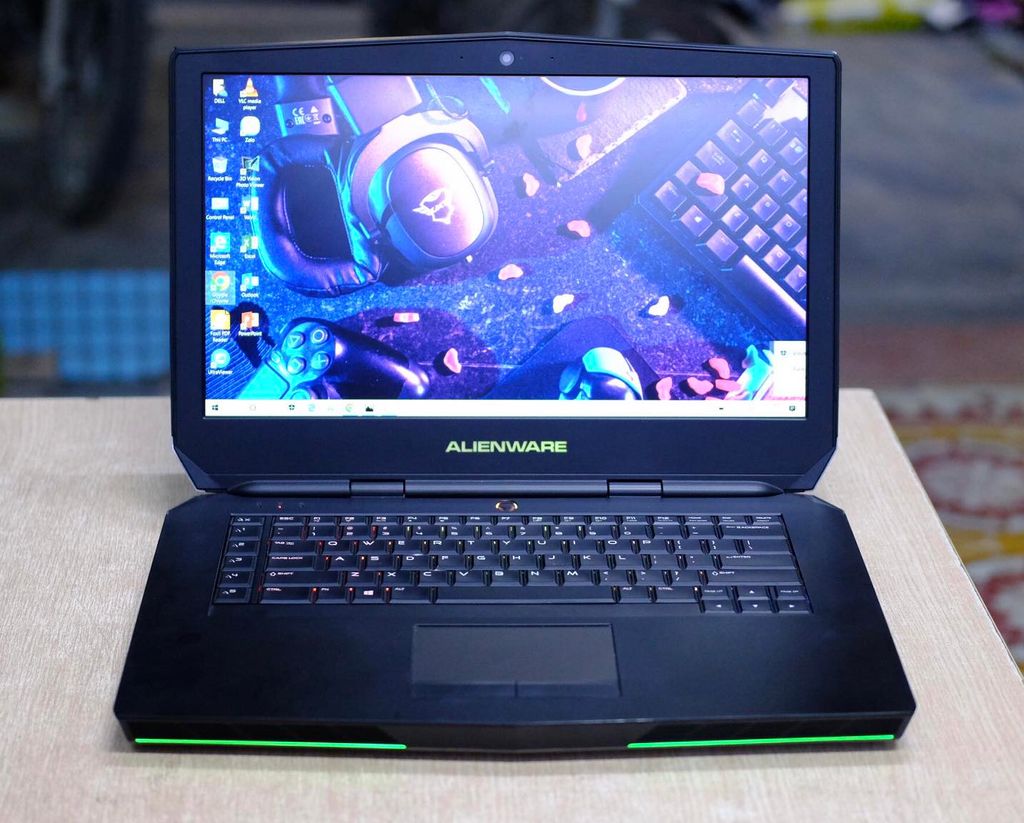 Alienware  15 R2