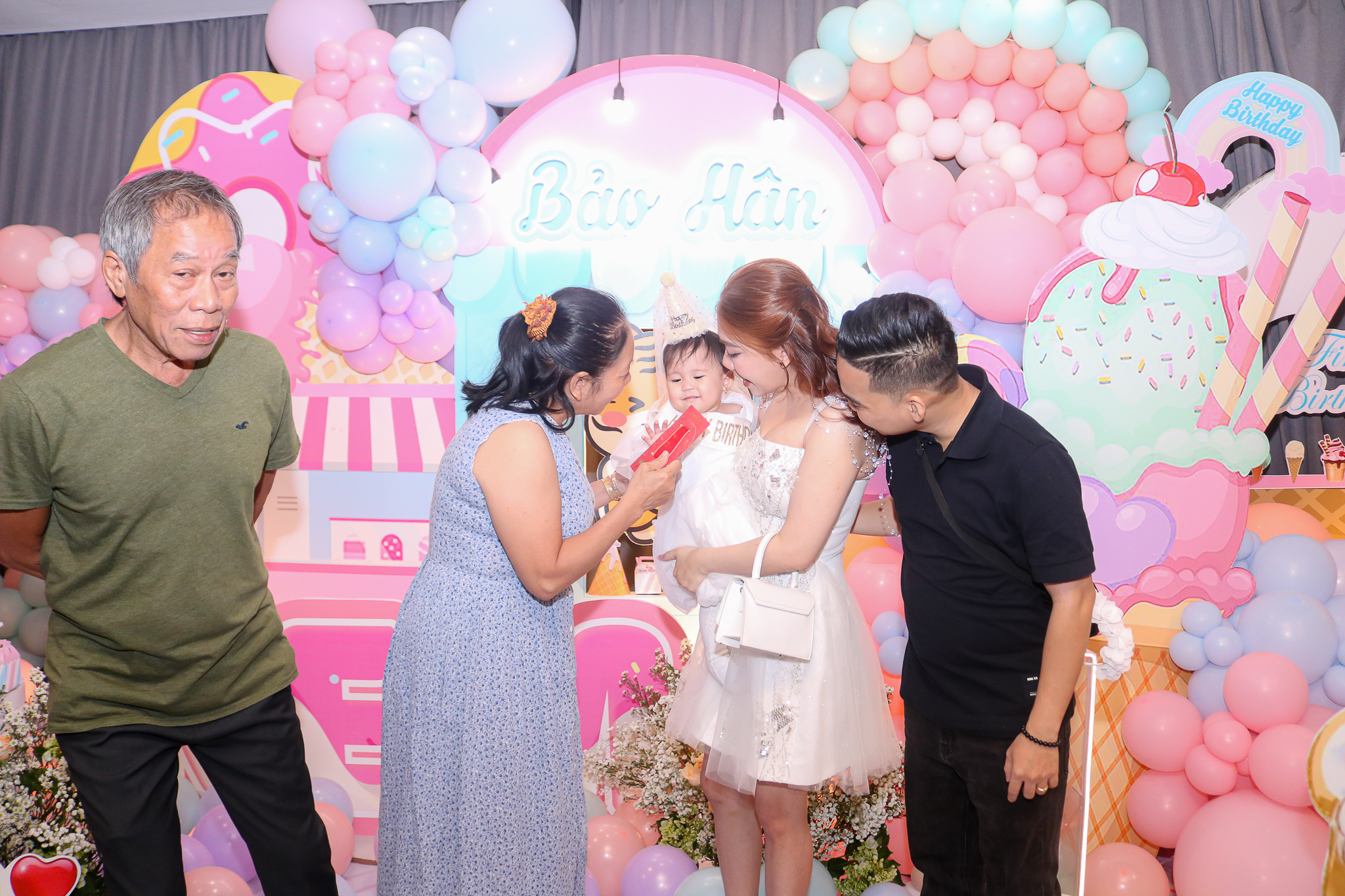 Tổ chức tiệc sinh nhật cho Bé Kem - Bảo Hân !