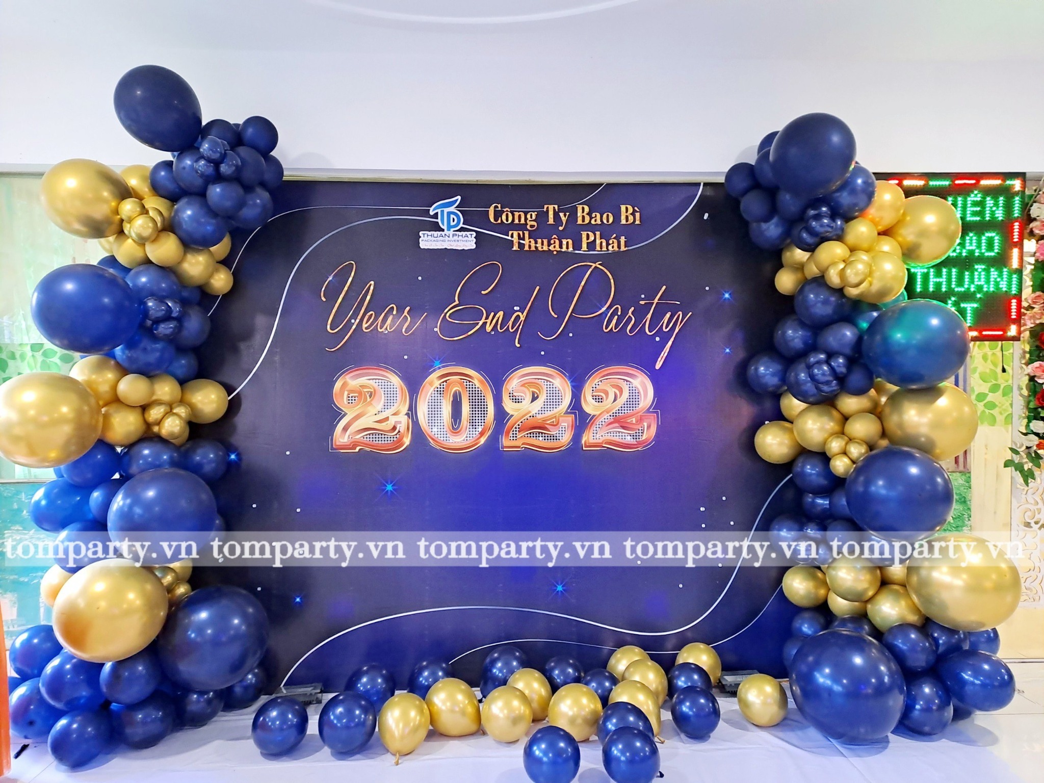 TRANG TRÍ TIỆC TẤT NIÊN CÔNG TY