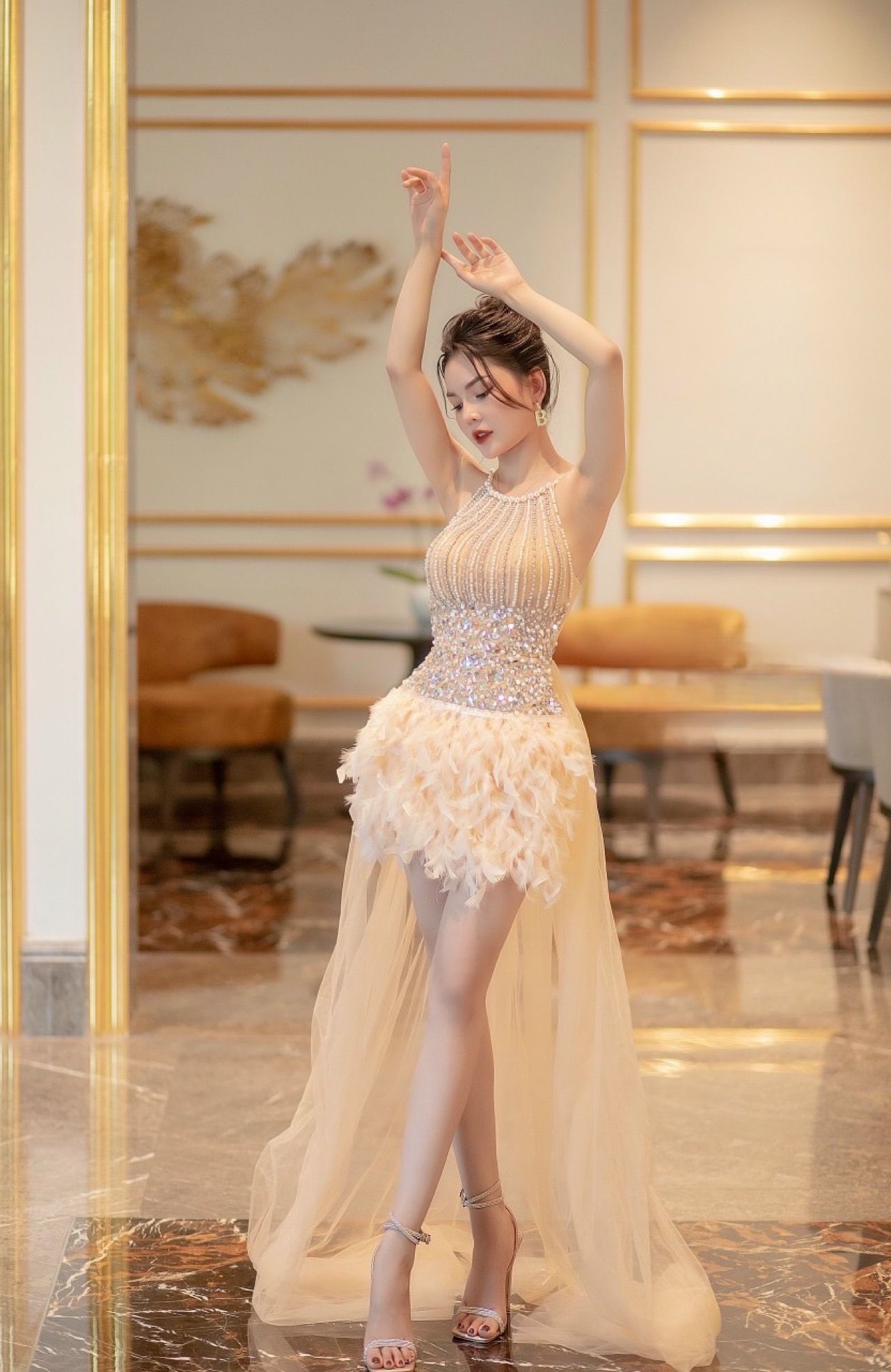 Đầm lông vũ trắng 2 dây cổ yếm dễ thương váy suông ngắn đơn giản đi chơi  dạo phố dự tiệc thời trang nữ tiểu thư hotgirl  Tìm Voucher
