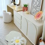 Bàn trang điểm Gwen Extended - chi tiết chân MDF chống ẩm sơn hoàn thiện