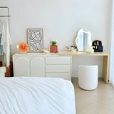 Bàn trang điểm Gwen Extended kích thước D2200mm - phối cảnh phòng ngủ