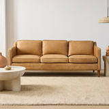 Sofa băng Hamilton 2–3 chỗ màu vàng da bò - góc phối cảnh