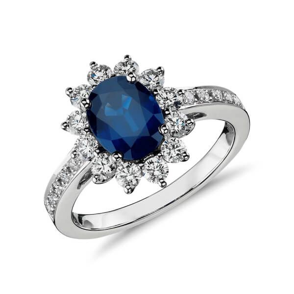 Nhẫn kim cương đính đá Oval Sapphire