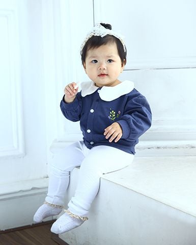 Áo nỉ cổ bông hoa