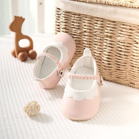 Giày tập đi trẻ em viền bông hoa, đế trống trượt  MP 701