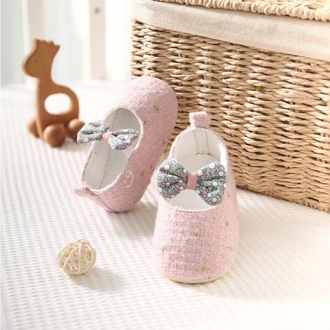 Giày tập đi bé gái chất liệu satin, quai có nơ, đế trống trượt MP 703