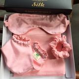  Set tơ tằm 4 món gồm: Vỏ gối+ bịt mắt+ khẩu trang+ dây buộc tóc 