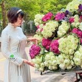  Áo dài tơ thêu sen trắng 