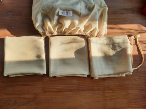  Quà cho cặp đôi sắp cưới- Bộ drap ga giường + 3 vỏ gối tơ tằm 