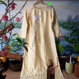  Áo dài tơ nguyên bản thêu sen trắng 