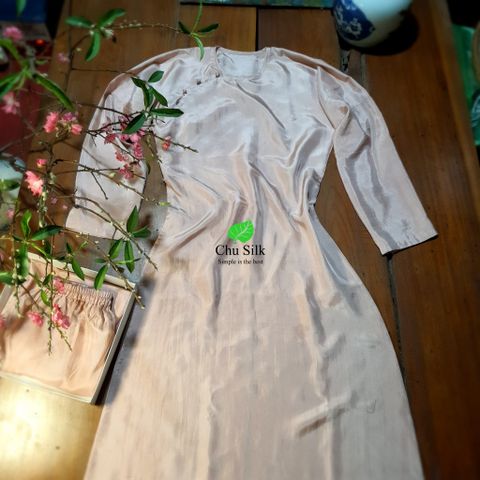  Áo dài xưa cổ kiềng tròn lụa màu be 