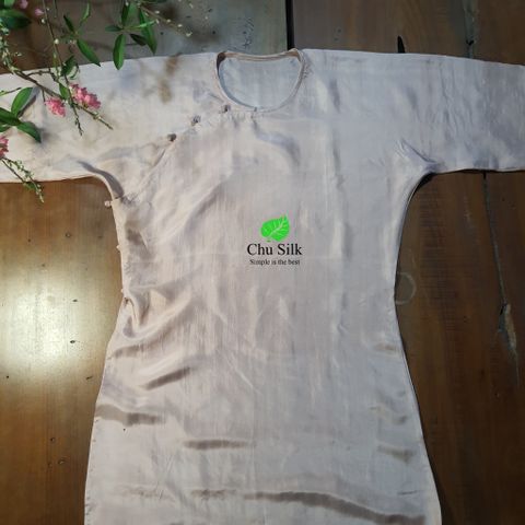  Áo dài xưa cổ kiềng tròn lụa màu be 