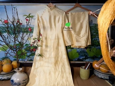  Bộ quần áo dài tơ vàng nguyên bản dáng eo 