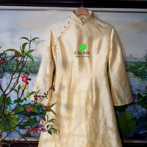  Áo dài tơ vàng nguyên bản dáng eo 