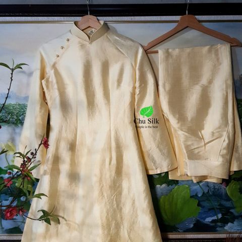  Bộ quần áo dài tơ vàng nguyên bản dáng eo 