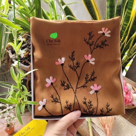  Khăn choàng lụa tơ tằm thêu tay_các màu 
