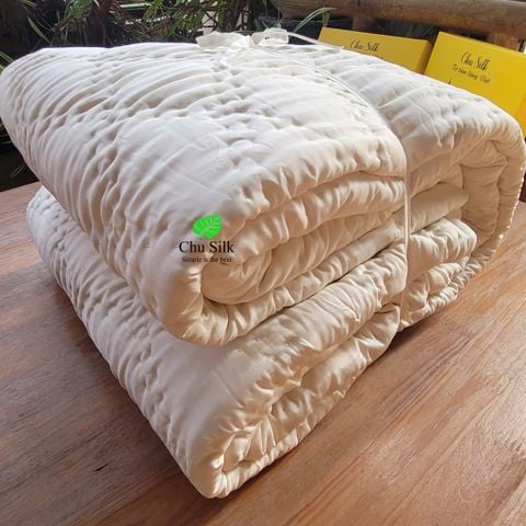  Chăn đơn tơ tằm 1.6*2m màu trắng nặng 2kg tơ (Chăn tơ tằm chần ruột tơ nguyên tấm to) 
