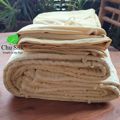  Chăn tơ lồng vỏ lụa_ruột chăn tơ tằm do con tằm tự dệt và vỏ để lồng ruột chăn 