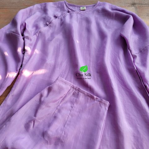  Bộ quần áo dài dáng xưa cổ kiềng tròn màu tím 