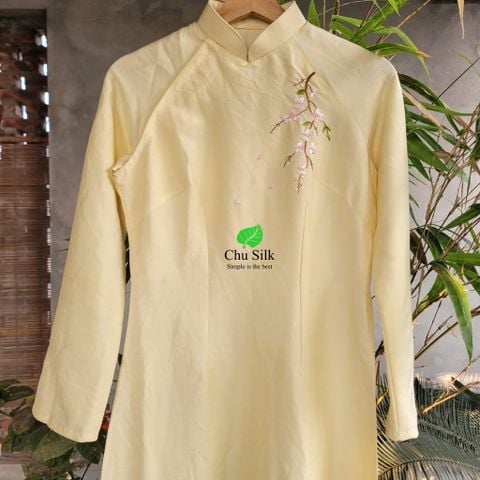  Áo dài tơ vàng nguyên bản thêu tay 