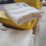  Quà tặng ấn tượng cho đối tác nước ngoài_Set khăn mặt và khăn tắm tơ tằm 