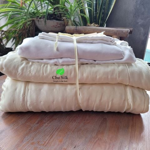  Set/bộ vỏ chăn+ ruột chăn+ ga+ vỏ gối lụa tơ tằm cao cấp Chu Silk - Set vỏ chăn+ ruột chăn+ ga+ vỏ gối lụa nguyên chất định lượng 19 momme thuần Việt Nam 