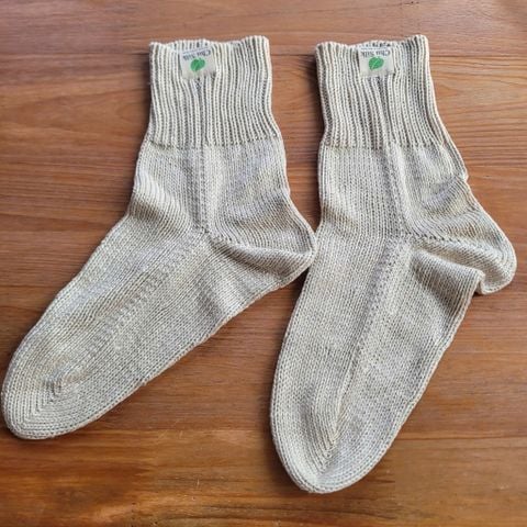  Tất tơ tằm đan thủ công_tất tơ gốc_tất sợi tơ tằm 100%_Tất thoáng chân_tất giữ ấm_tất không gây mùi hôi chân_Tất nâng niu bàn chân 
