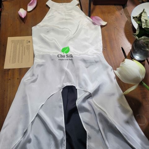  Set áo yếm và chân váy lụa tơ tằm thiết kế đương đại 