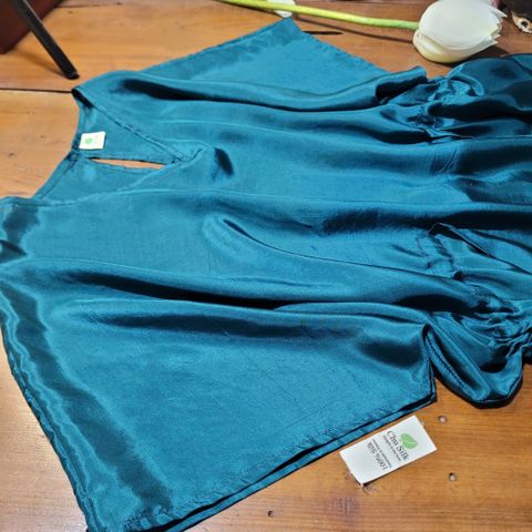  Váy lụa 100% tơ tằm màu xanh cổ vịt dáng suông 