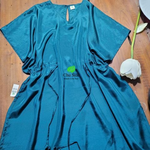  Váy lụa 100% tơ tằm màu xanh cổ vịt dáng suông 