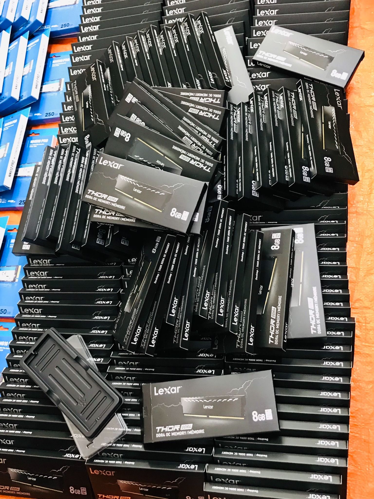  Bộ nhớ trong RAM DESKTOP LEXAR UDIMM DDR4 8GB_LD4BU008G-R3200GSXG 8gb/3200 
