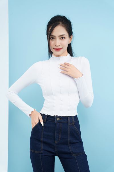  Áo thun nữ LIZARD crop top dài tay bèo xoắn nữ 2SS23T023 