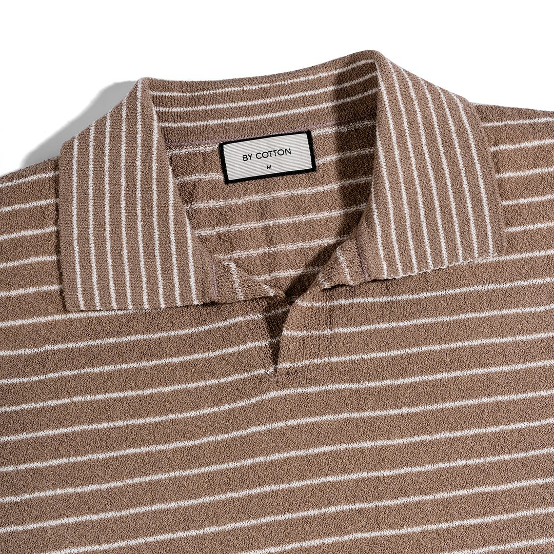 Áo Thun Polo Dệt Kim Textured Sọc Nhuyễn Kem Nâu