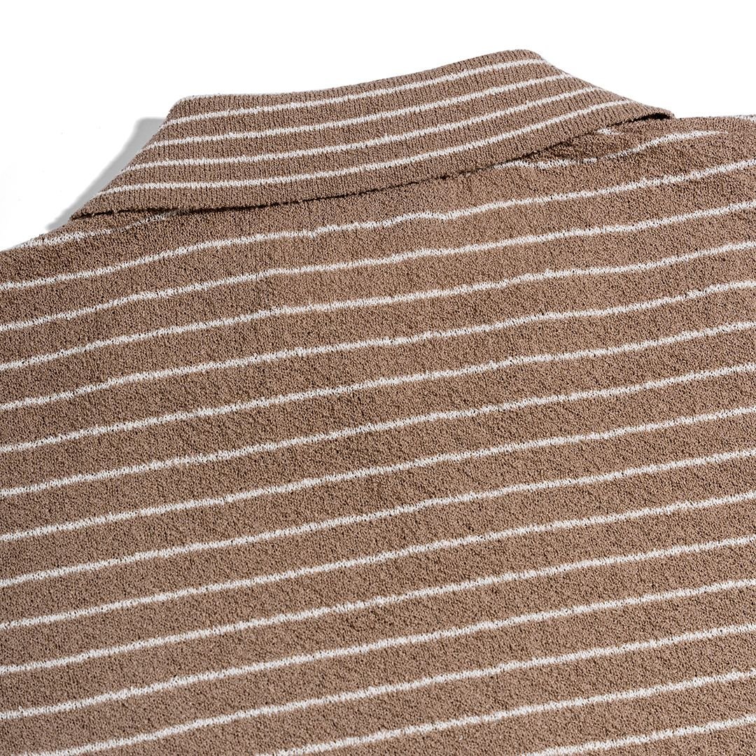 Áo Thun Polo Dệt Kim Textured Sọc Nhuyễn Kem Nâu