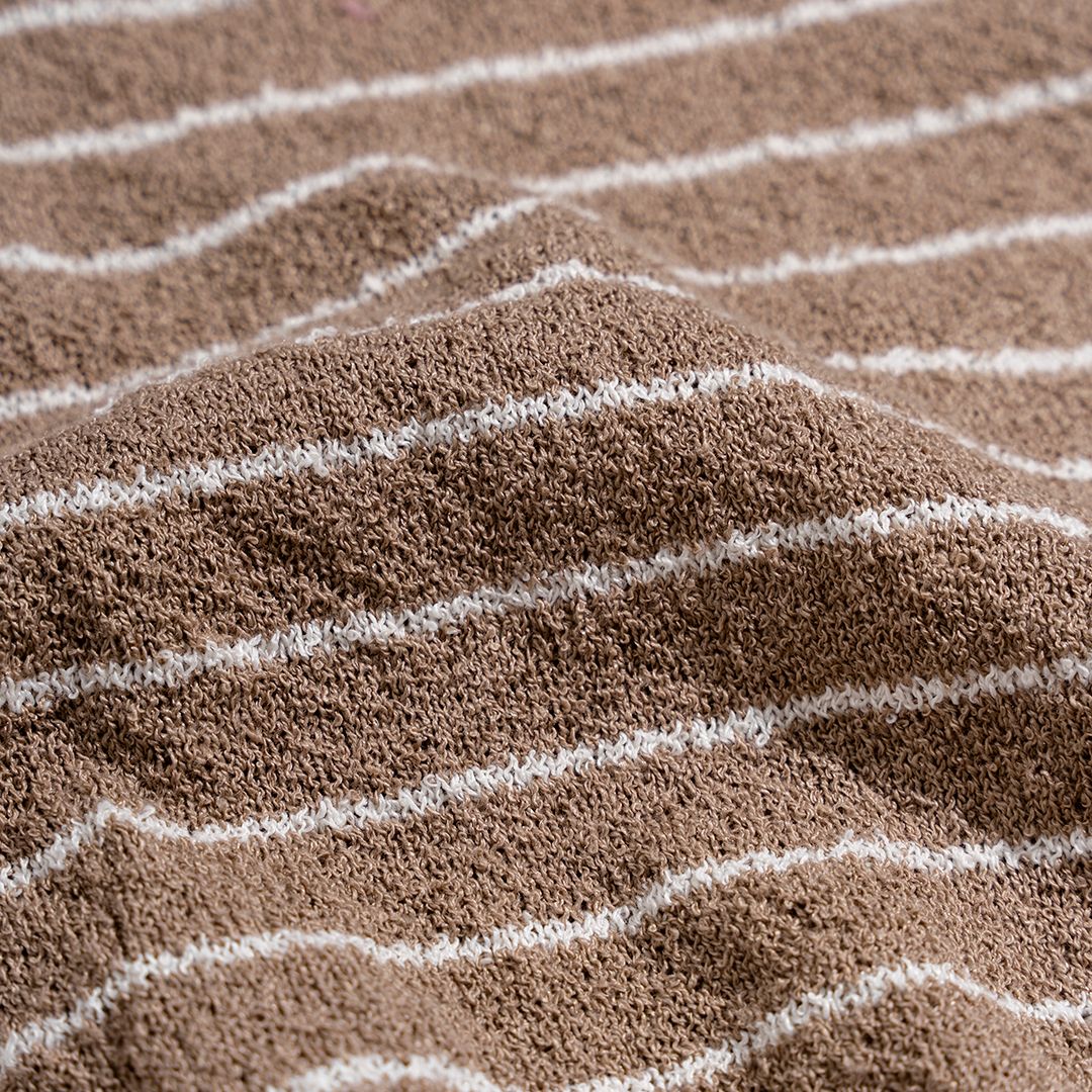 Áo Thun Polo Dệt Kim Textured Sọc Nhuyễn Kem Nâu