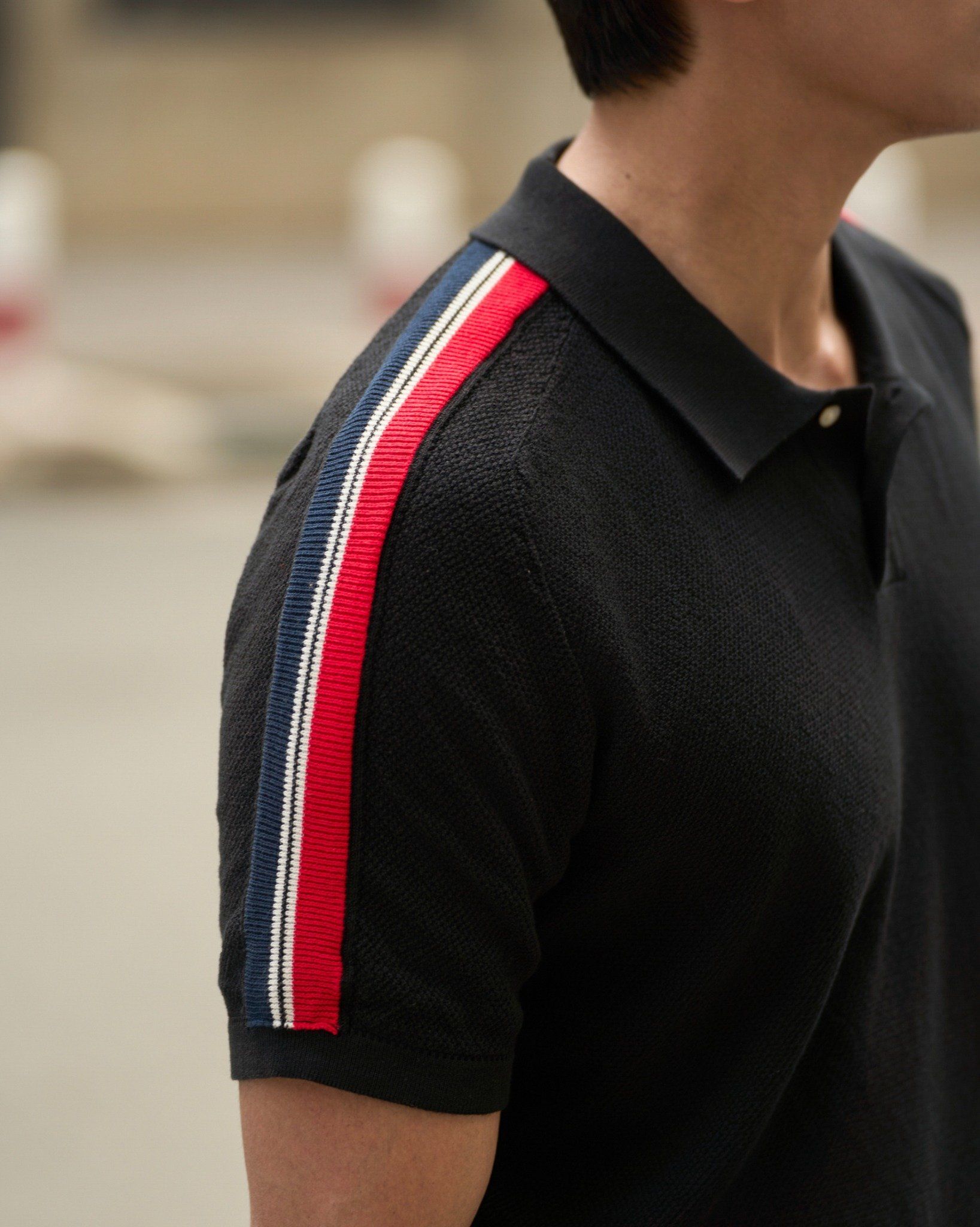 Áo Thun Polo Dệt Kim Đen Phối Vai - SS2