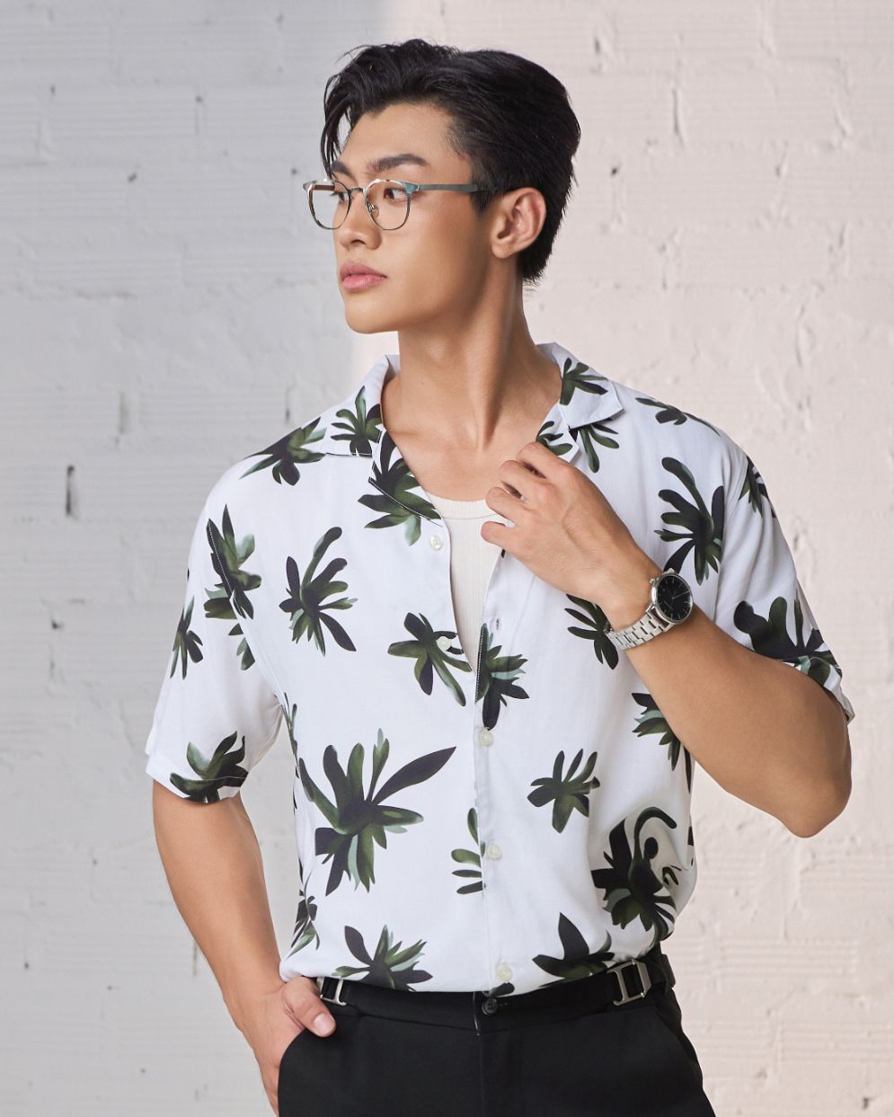 Áo Sơ Mi Tay Ngắn Cổ Danton In Hoa - Trắng Hoa Rêu