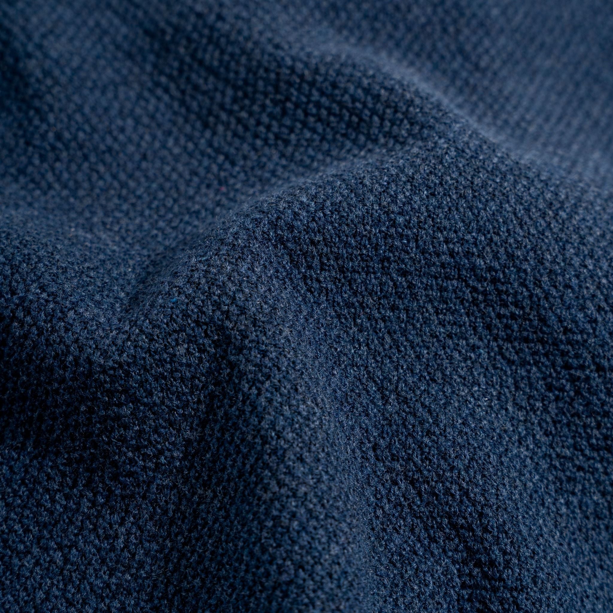 ÁO THUN CỔ TRÒN DỆT KIM XANH ĐEN