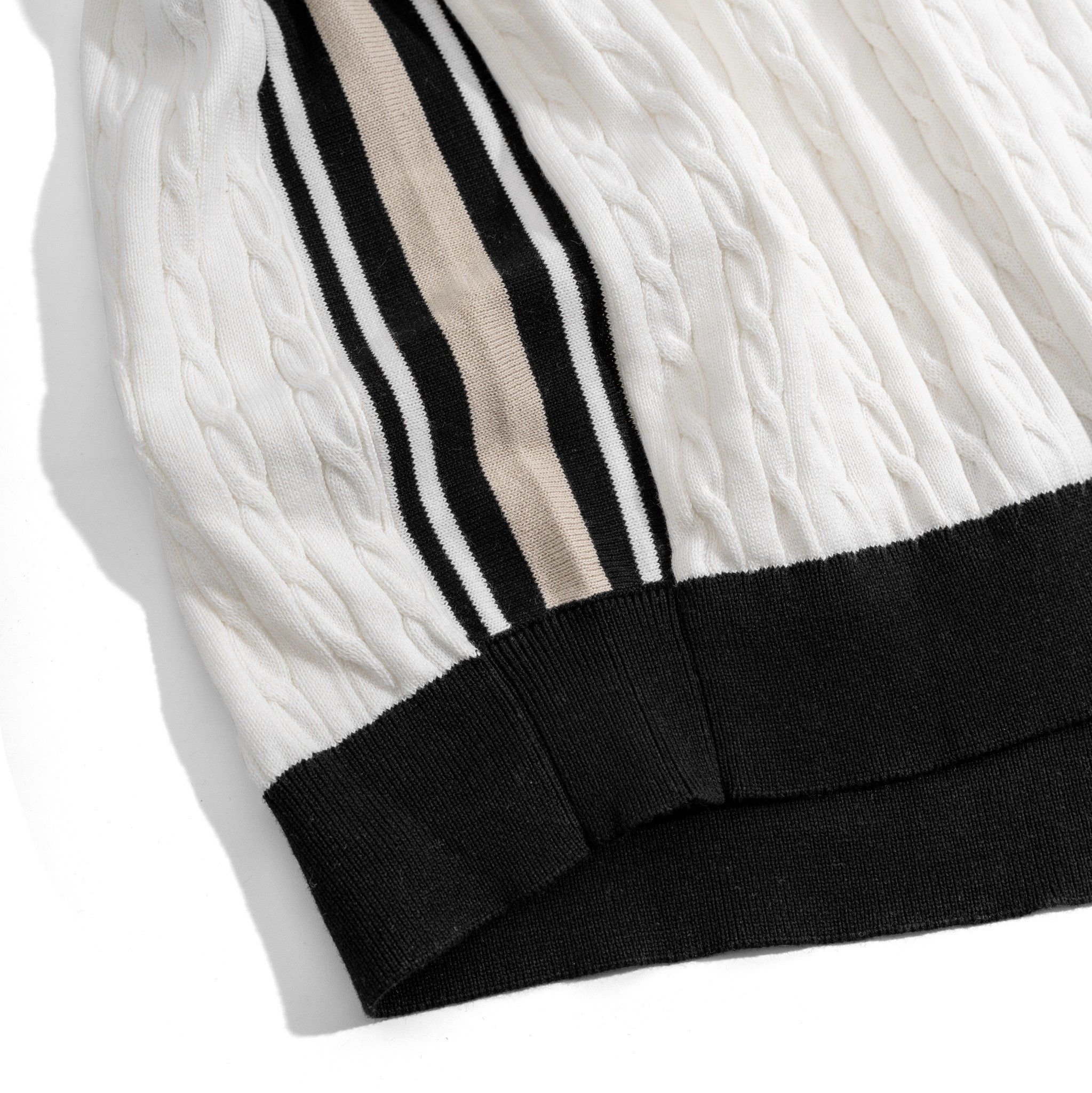 Áo Thun Polo Dệt Kim Twist - Trắng Phối Bo Đen